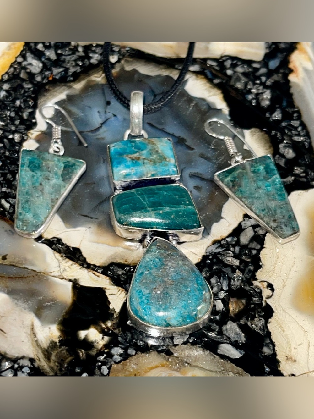 Blue Apatite Pendant & Earrings Set - Picture 14 of 17